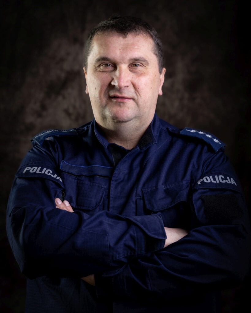 portret mundurowy, policja, policjant. mundur służbowy
