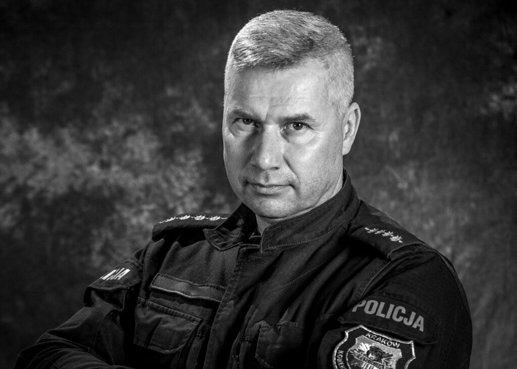 portret mundurowy, policja, policjant. mundur służbowy