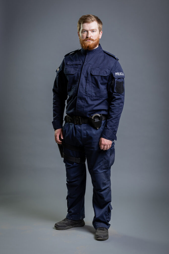 portret mundurowy, policja, policjant. mundur służbowy