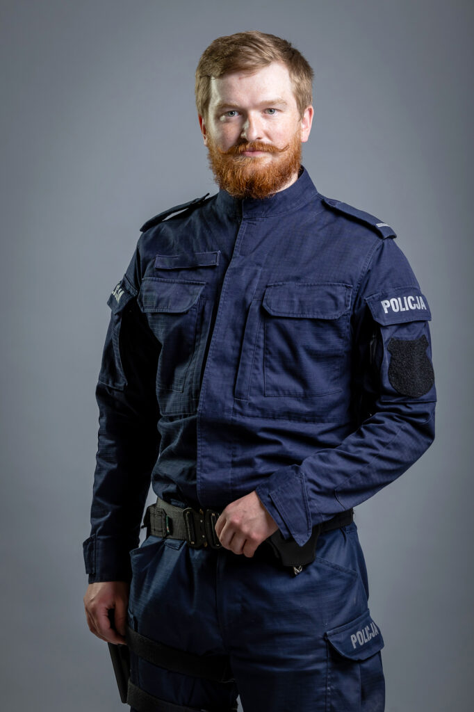 portret mundurowy, policja, policjant. mundur służbowy